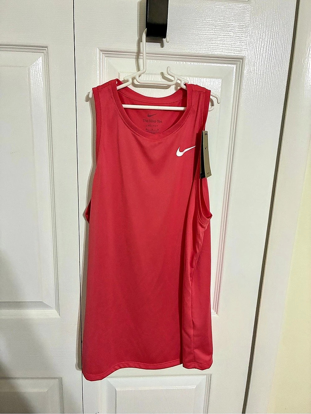 Nike The Nike Tee Women's Athletic Tank Mango Pink Size Medium NWT